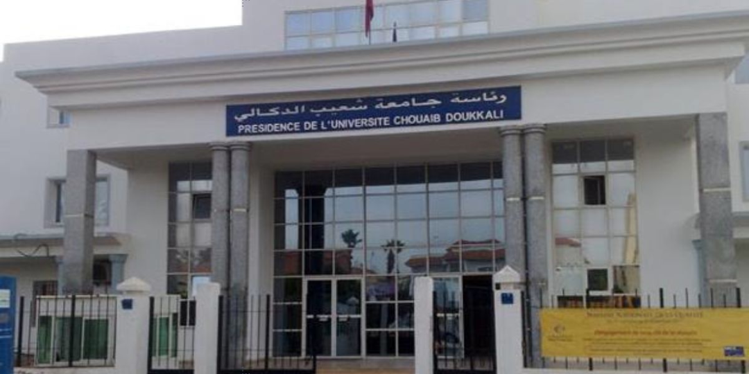 بعد ادعاءات “التسونامي”.. جامعة شعيب الدكالي توضح بشأن تثبيت لوحات إرشادية لمسارات الإخلاء بالجديدة