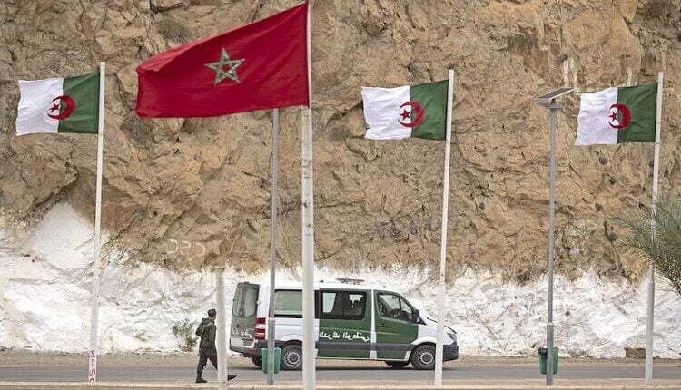 فتح الحدود بين المغرب والجزائر بشكل استثنائي لإعادة مغاربة كانوا معتقلين في السجون الجزائري